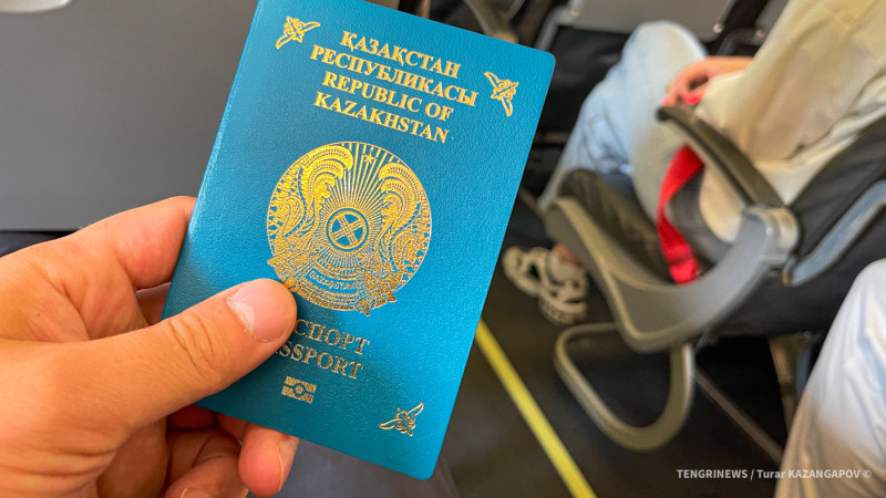 Добровольно покинуть США: посольство обратилось к казахстанцам