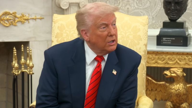 Трамп потребовал от Украины немедленно согласиться на переговоры с Москвой