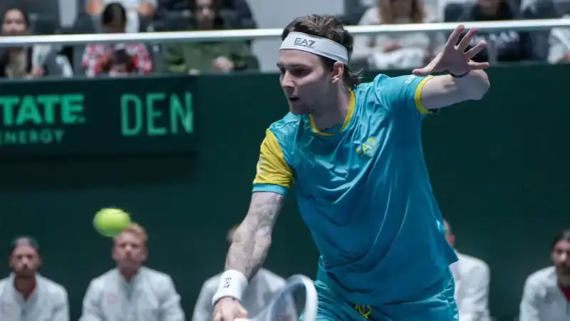 Александр Бублик: Казахстанский теннисист, как комета, пронзил небосвод ATP после триумфа на Terra Wortmann Open {city2}