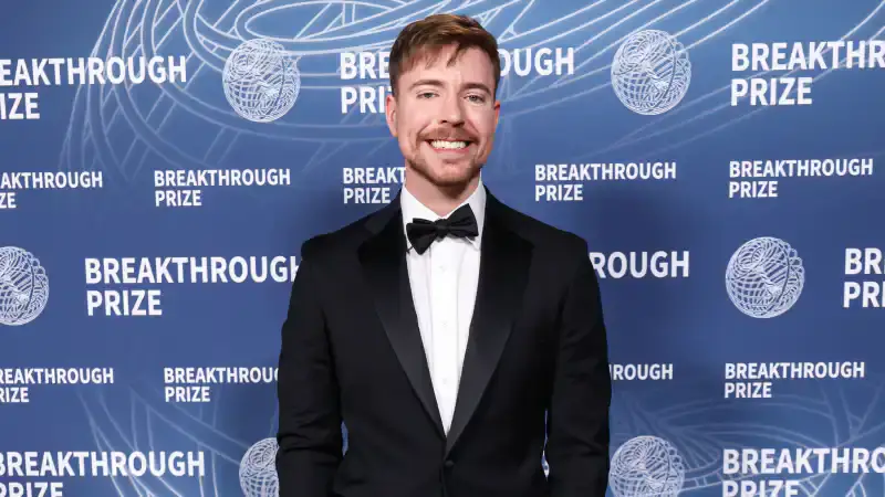 Блогер-миллиардер в финансовом кризисе: свадьба под угрозой из-за долгов {city2}