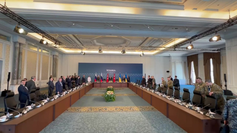 Стамбул: новые повороты в переговорах России и Украины