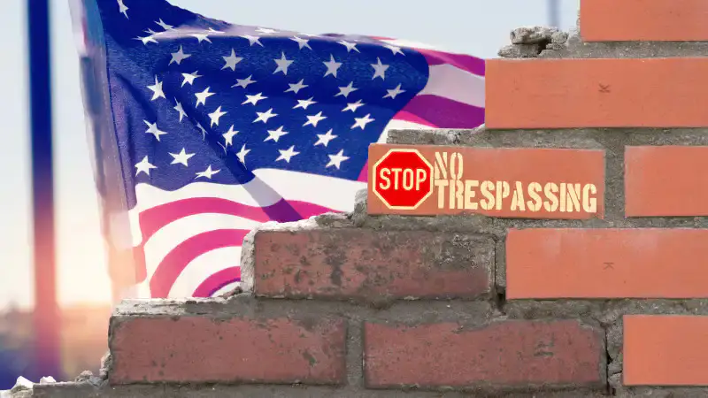 Новые ограничения на въезд в США: жители 36 стран под угрозой запрета на поездки {city2}