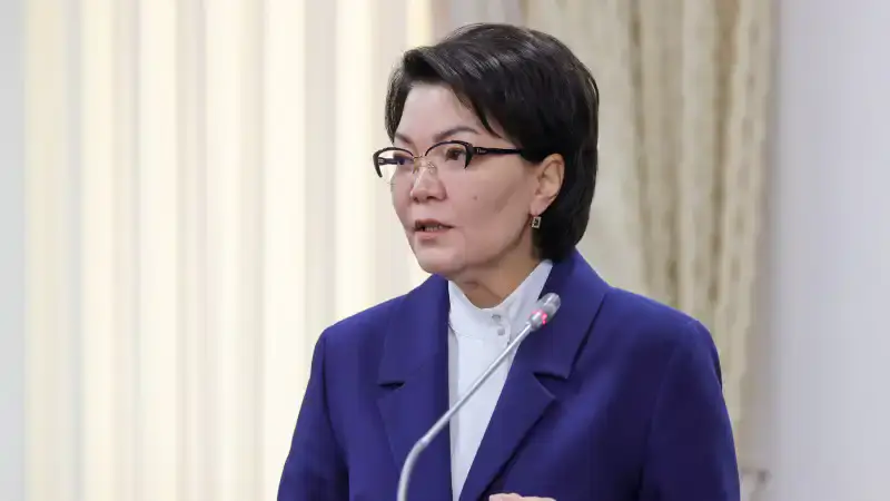 Общественность обсуждает пенсионные выплаты министра труда: справедливо ли начинать трудовую деятельность с 16 лет? {city2}