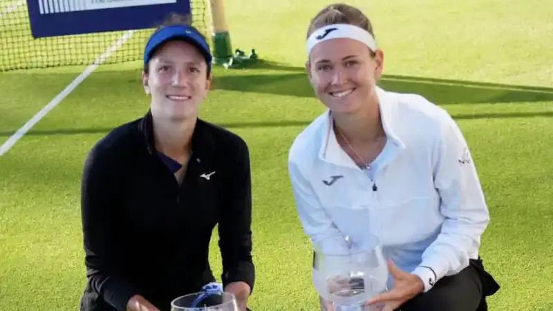 Теннисный дуэт, как симфония: Анна Данилина и Мария Боузкова завоевали титул в Истборне {city2}