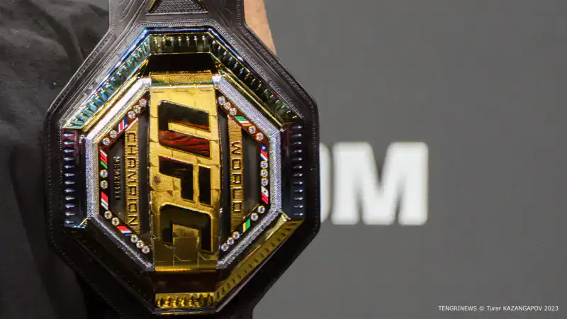 Общественность в шоке: Ислам Махачев готовится к завершению карьеры, тренер Хавьер Мендес делится мнением {city2}