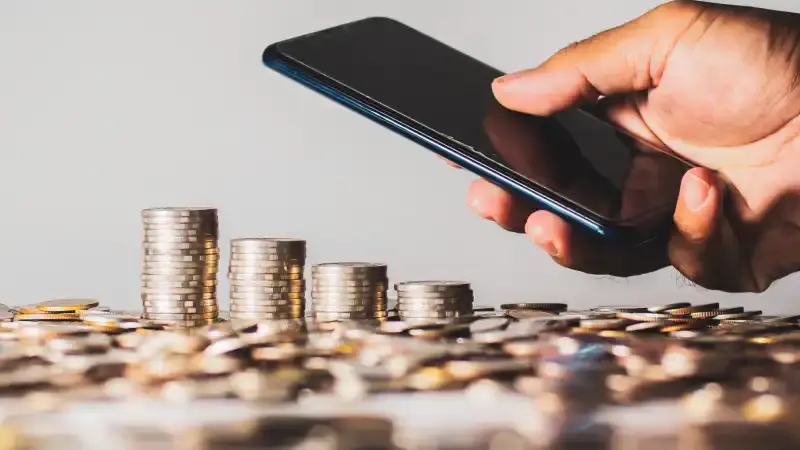 Казахстан: 25 июня — новые мобильные переводы и изменения в Налоговом кодексе на фоне утильсбора {city2}