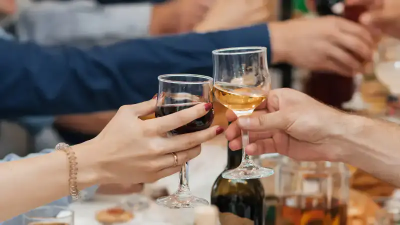 Кто победит: пьянство или трезвость в Казахстане? {city2}