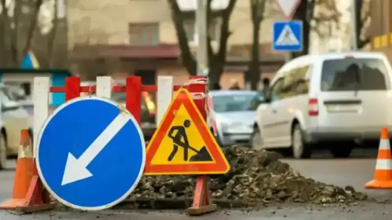 Асфальтовый дождь: проспект Жумабаева временно укроется под строительным облаком {city2}