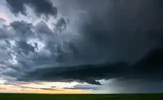 Штормовое предупреждение: дожди и шквалы до 28 м/с ожидаются в Алматы 21 июня