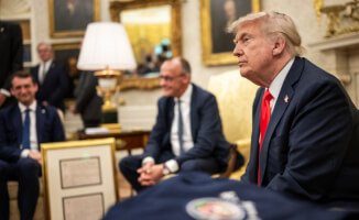 Трамп угрожает жесткими действиями в случае провала мирных переговоров между Россией и Украиной