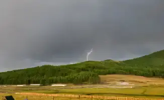 Казахстан: Пекло и молнии в танце погоды 12 июня