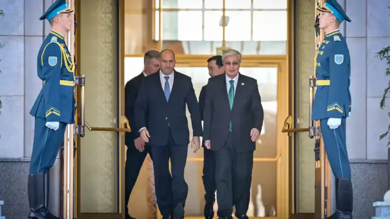 Новый виток сотрудничества: встреча Токаева и Радева открывает перспективы для казахстанско-болгарских отношений {city2}