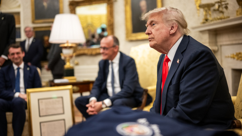 Трамп угрожает жесткими действиями в случае провала мирных переговоров между Россией и Украиной