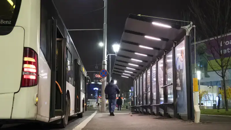 В Астане и Алматы планируют внедрить ночные автобусные маршруты для удобства пассажиров между аэропортами и центрами города {city2}