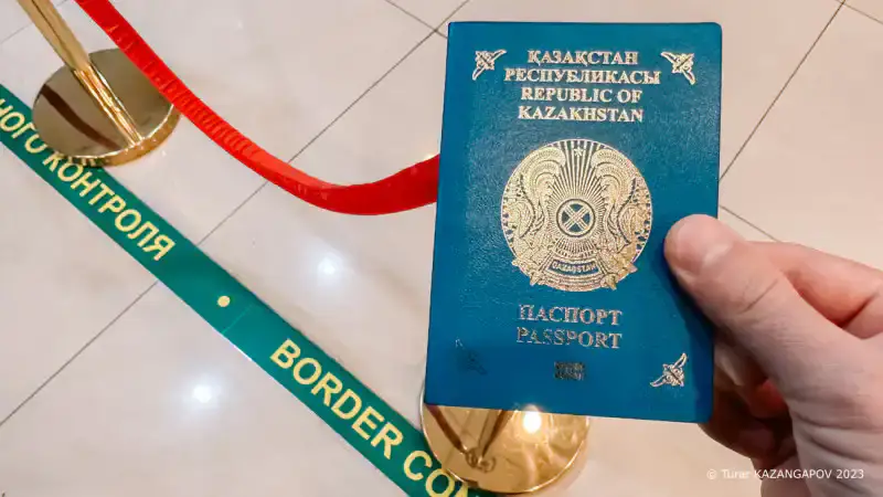 Ключи к новым воротам: казахстанцам о правилах въезда в Россию {city2}