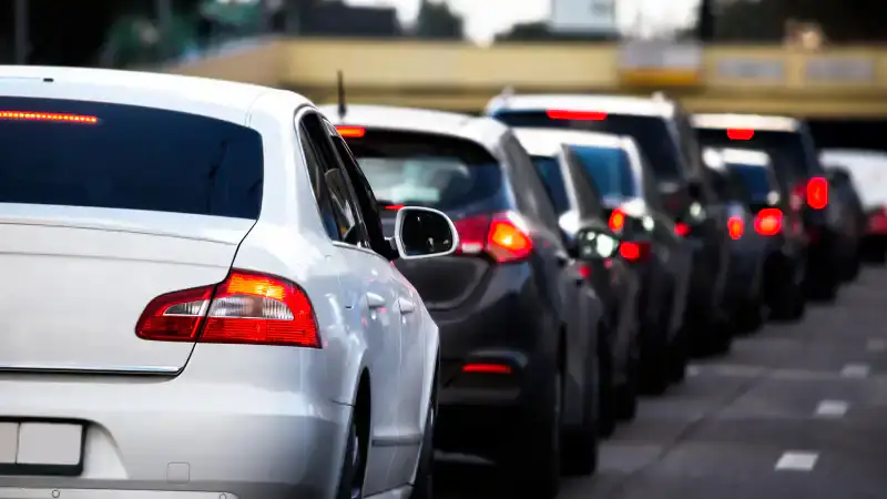 Авто за границей: не спешите, как на старте марафона, чтобы не оказаться в пробке регистрации {city2}