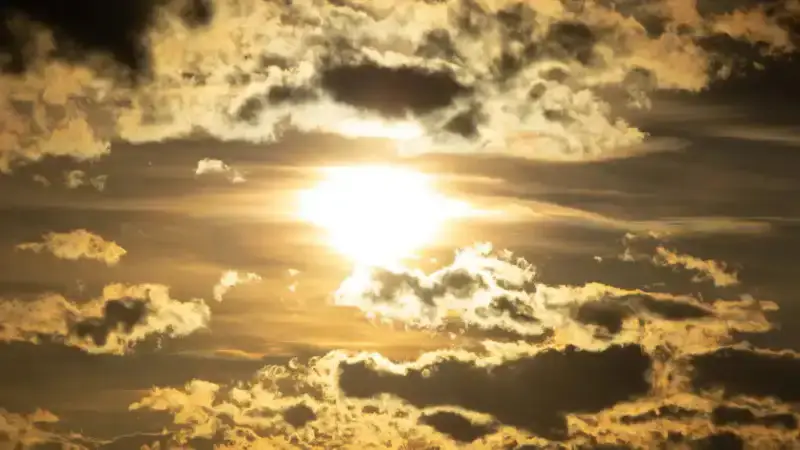 Контрастная погода в Казахстане 3 июля: жара, грозы и пыльные бури {city2}