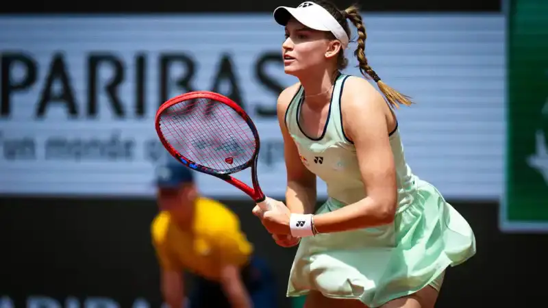 Елена Рыбакина поднимает планку казахстанского тенниса после триумфа над первой ракеткой мира {city2}