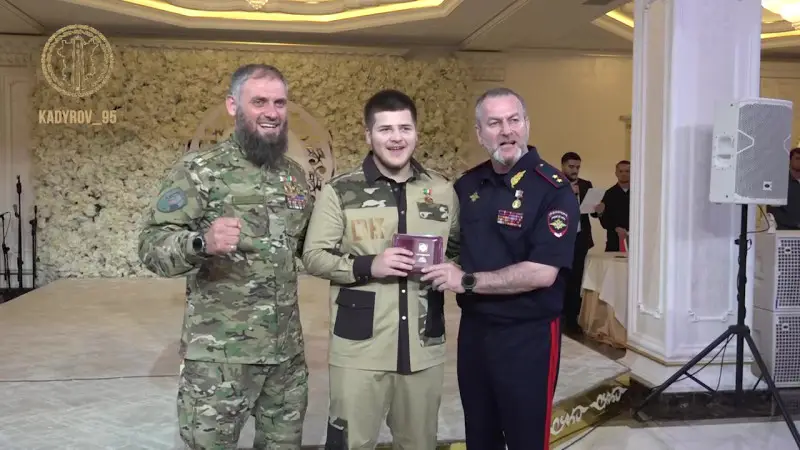 Сын Рамзана Кадырова, Адам Кадыров, был награждён новой медалью, о чем сообщил его отец в социальных сетях, передаёт Tengrinews.kz. {city2}