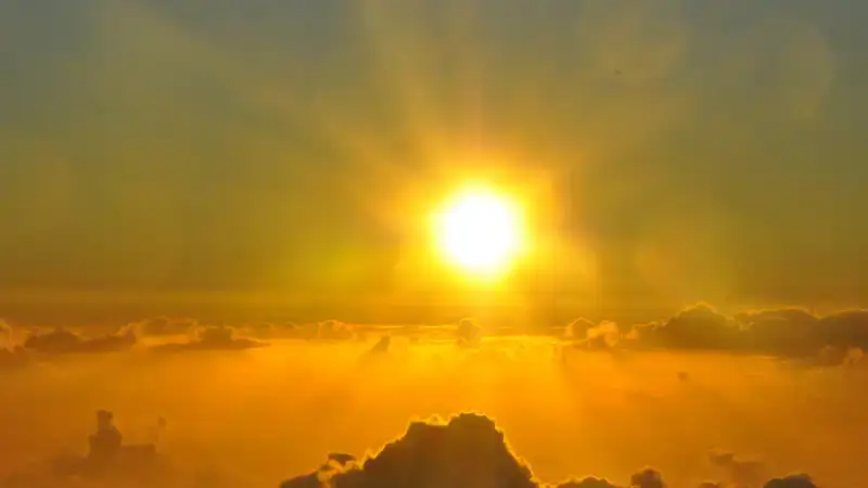 В Казахстане 19 августа ожидаются резкие изменения погоды: в некоторых городах температура поднимется до +37°C, в то время как в других регионах пройдут дожди с грозами, местами возможен град и шквалистый ветер. Синоптики предупреждают о контрастах в пого {city2}