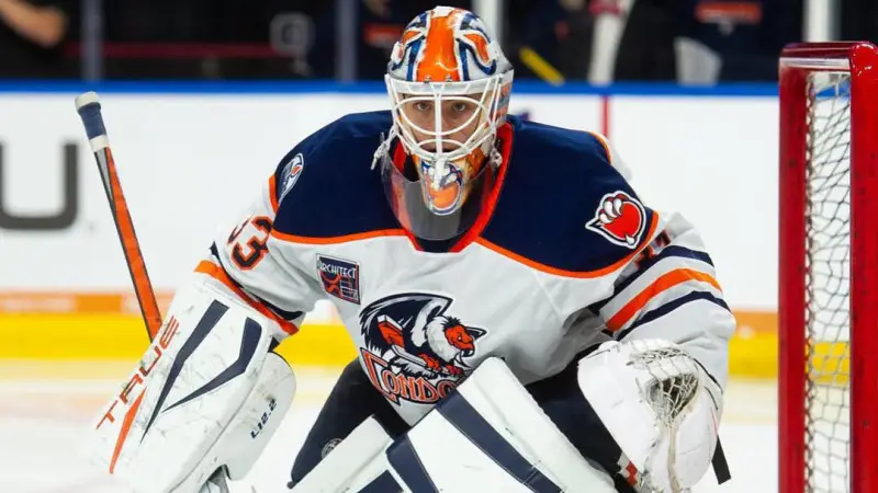 Столичный 'Барыс' может расстаться с канадским голкипером Оливье Родригом, зарплата которого составляет 191 миллион тенге {city2}