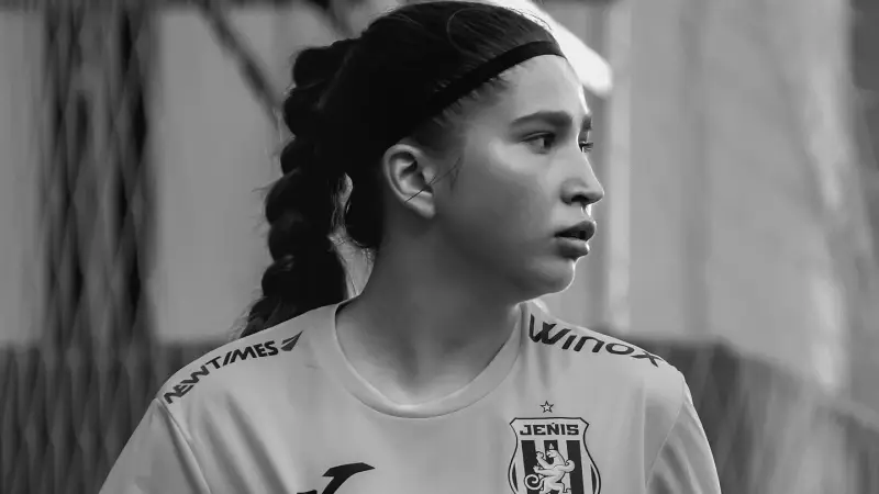 Трагическая гибель Виктории Кайсариновой: Футболистка из Казахстана повторила судьбу легенды 'Ливерпуля' в автомобильной аварии {city2}