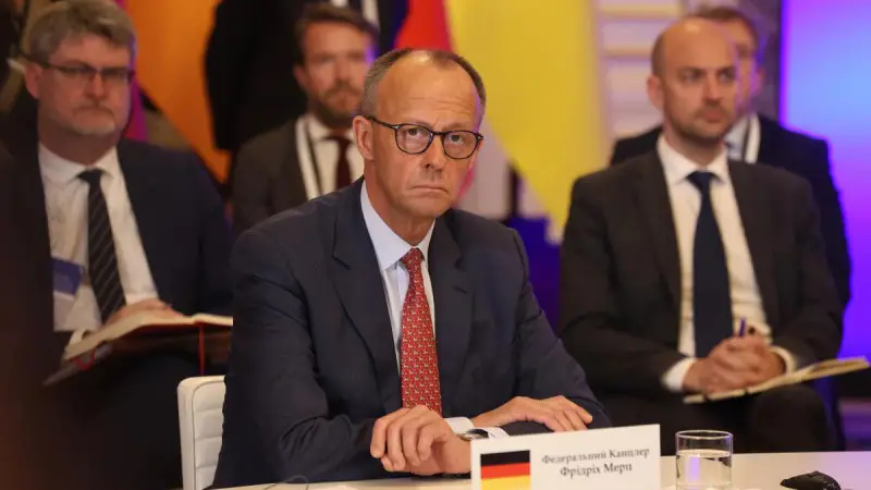 Канцлер Германии: Империалистический план Путина - Украина лишь начало завоевательных амбиций {city2}