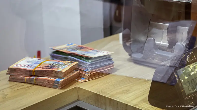 Казахстанцы массово отказываются от кредитов: более 4 миллионов воспользовались новой возможностью {city2}