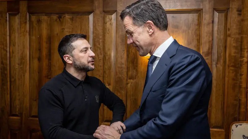 Кто решает: Украина или иностранные войска на её земле? {city2}