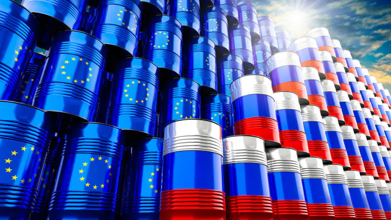 Еврокомиссия предложила странам ЕС ускорить отказ от российской нефти и газа после переговоров с президентом США Дональдом Трампом, что подчеркивает стремление Европы к энергетической независимости. {city2}