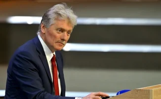 В Кремле отреагировали на заявления НАТО о готовности сбивать российские самолеты: пресс-секретарь президента России Дмитрий Песков назвал эти заявления безответственными.