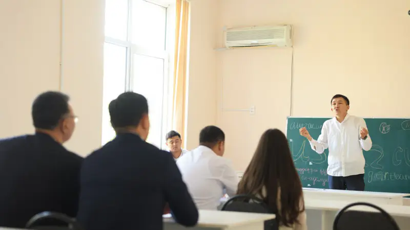 Национальный дебатный турнир Ustaz Cup в Шымкенте: новые горизонты для учителей Казахстана и развитие образовательного диалога {city2}