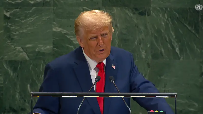 Трамп выступил на Генассамблее ООН без телесуфлера: неожиданный старт дебатов {city2}