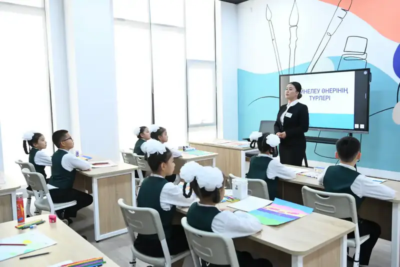 Аким области вместе с государственным и общественным деятелем Икрамом Адырбековым посетил новые объекты (7)