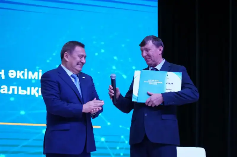 На встрече с населением Буландынского района аким области Марат Ахметжанов обсудил актуальные вопросы развития региона (8)