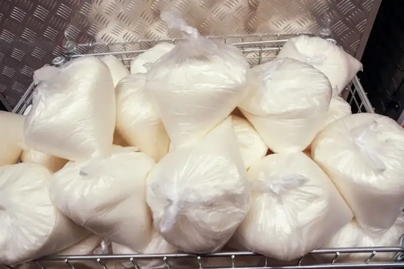 Алматы устанавливает фиксированные цены на куриное мясо и сахар в рамках экономической стабилизации {city2}