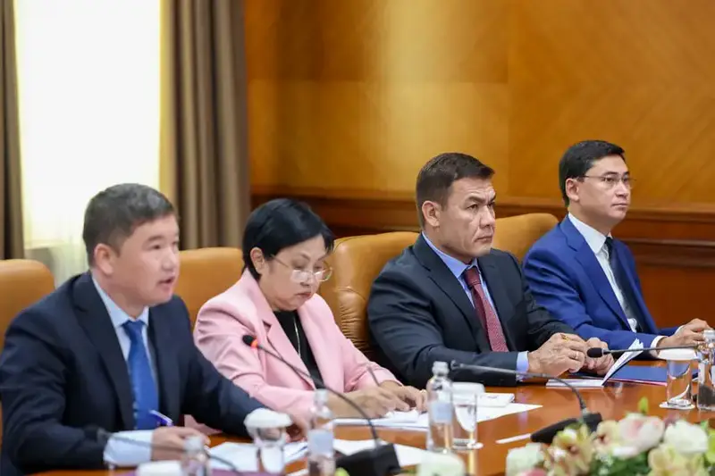 АППАРАТНОЕ ЗАСЕДАНИЕ: РАССМОТРЕНЫ АКТУАЛЬНЫЕ ВОПРОСЫ (3)