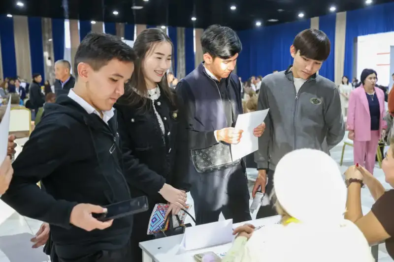 Шымкент: Ярмарка труда — мозаика возможностей с 2000 рабочими местами {city2}