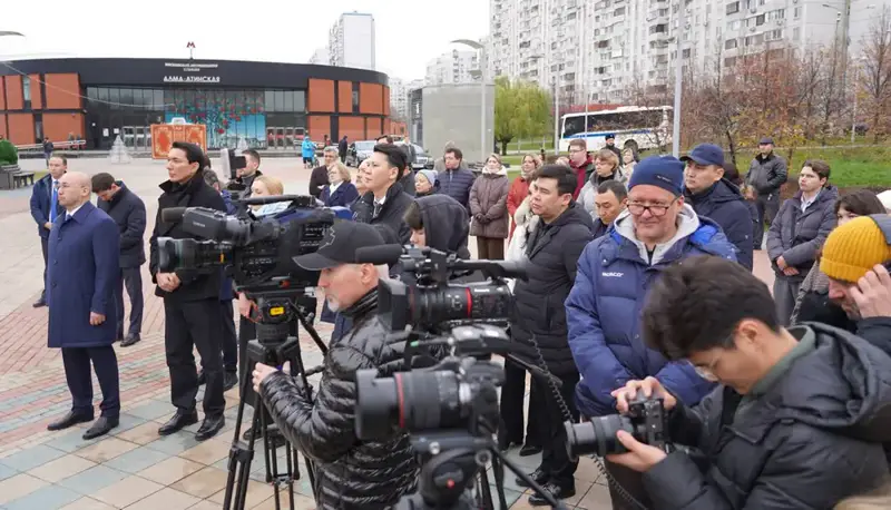 Сквер дружбы Казахстана и России открыли в Москве (3)