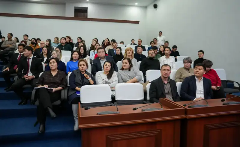 Вице-министр Иран Шархан провел встречу с населением Восточно-Казахстанской области (3)