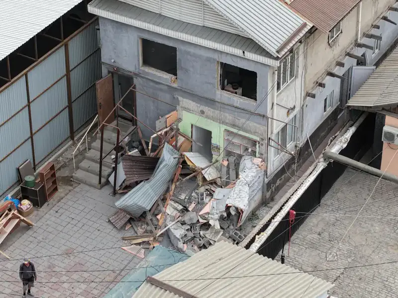 В Ауэзовском районе усиливается порядок в сфере малой торговли (2)