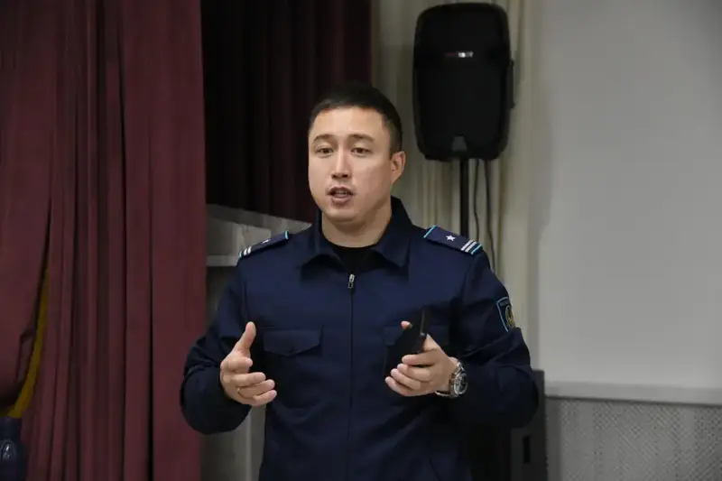 Столичные пенсионеры узнали о методах защиты от интернет-мошенничества {city2}