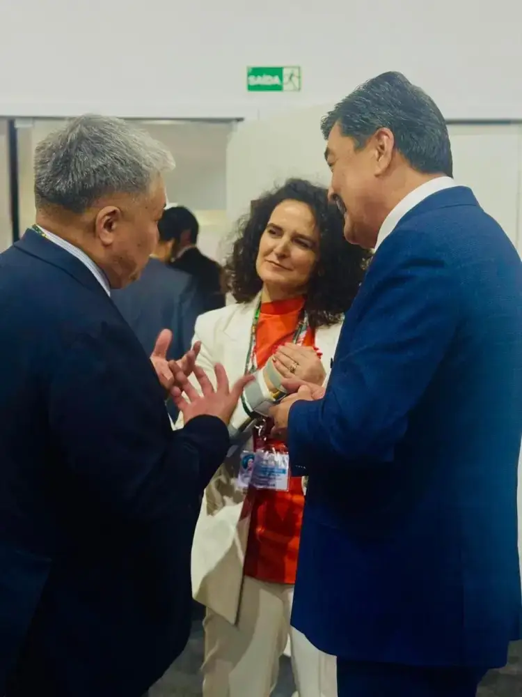 Зеленый мост к будущему: встреча с Исполнительным директором Зеленого климатического фонда {city2}