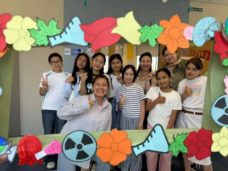 STEM-лаборатория, современная библиотека, IT-кабинет: раскрыты особенности «Келешек мектебі» (4)