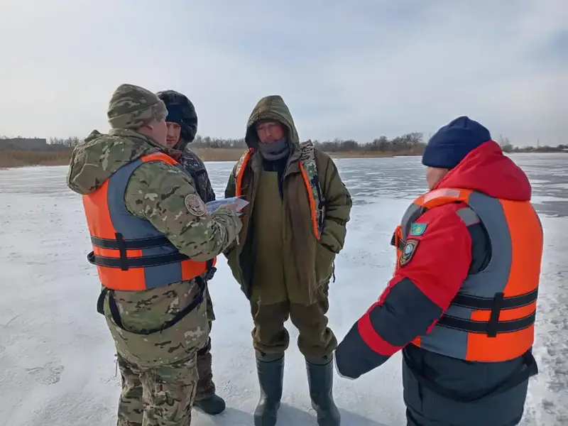 Общественная безопасность под угрозой: МЧС предупреждает о рисках выхода на тонкий лёд в осенне-зимний период {city2}