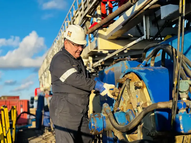 40 скважин в год: секреты буровиков Каражанбасмұнай {city2}