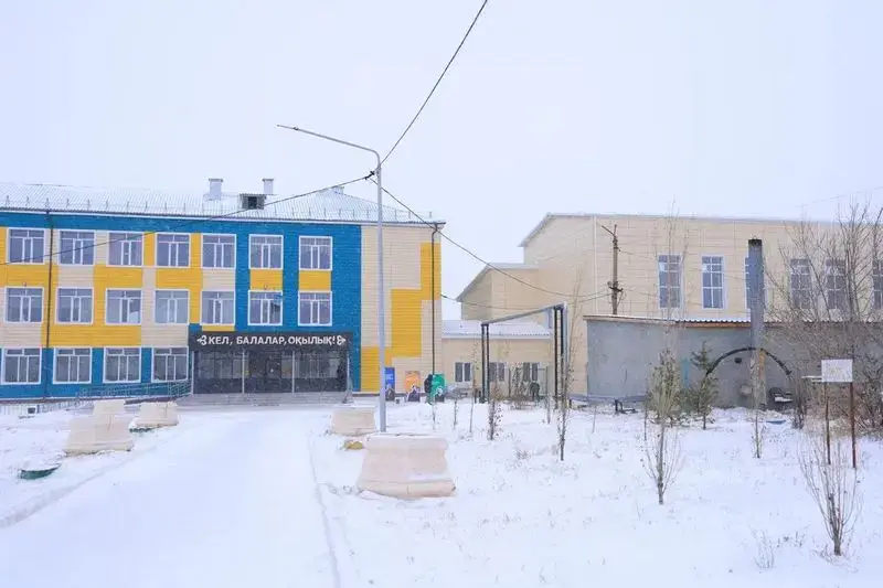 В Караганде школа с 63-летней историей обновила первый этаж и строит новый спортивный зал {city2}