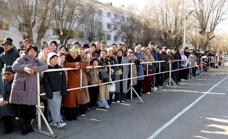 Министр обороны Казахстана проверил условия службы военнослужащих в Жамбылской области {city2}