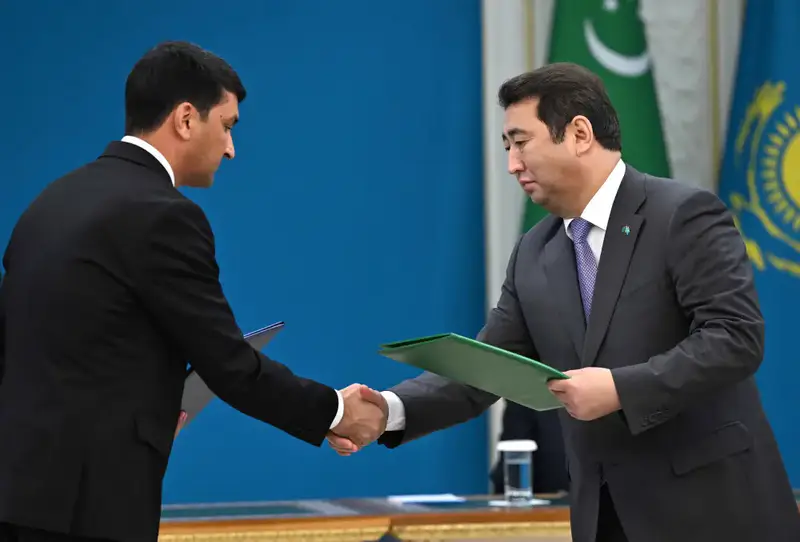 Глава государства и Президент Туркменистана провели переговоры в расширенном составе (2)