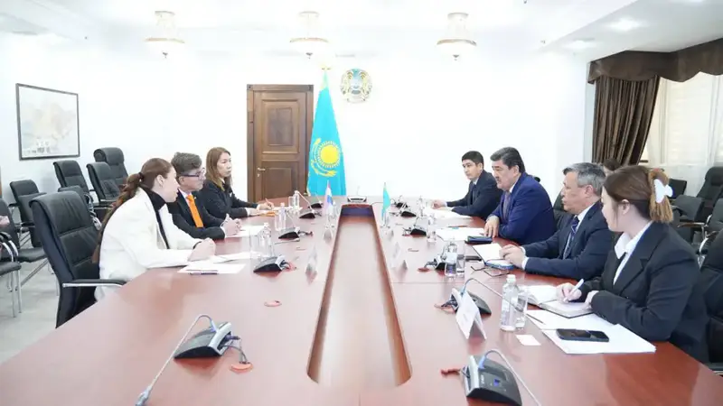 Сотрудничество Казахстана и Нидерландов в сфере экологии: стратегии для устойчивого будущего {city2}